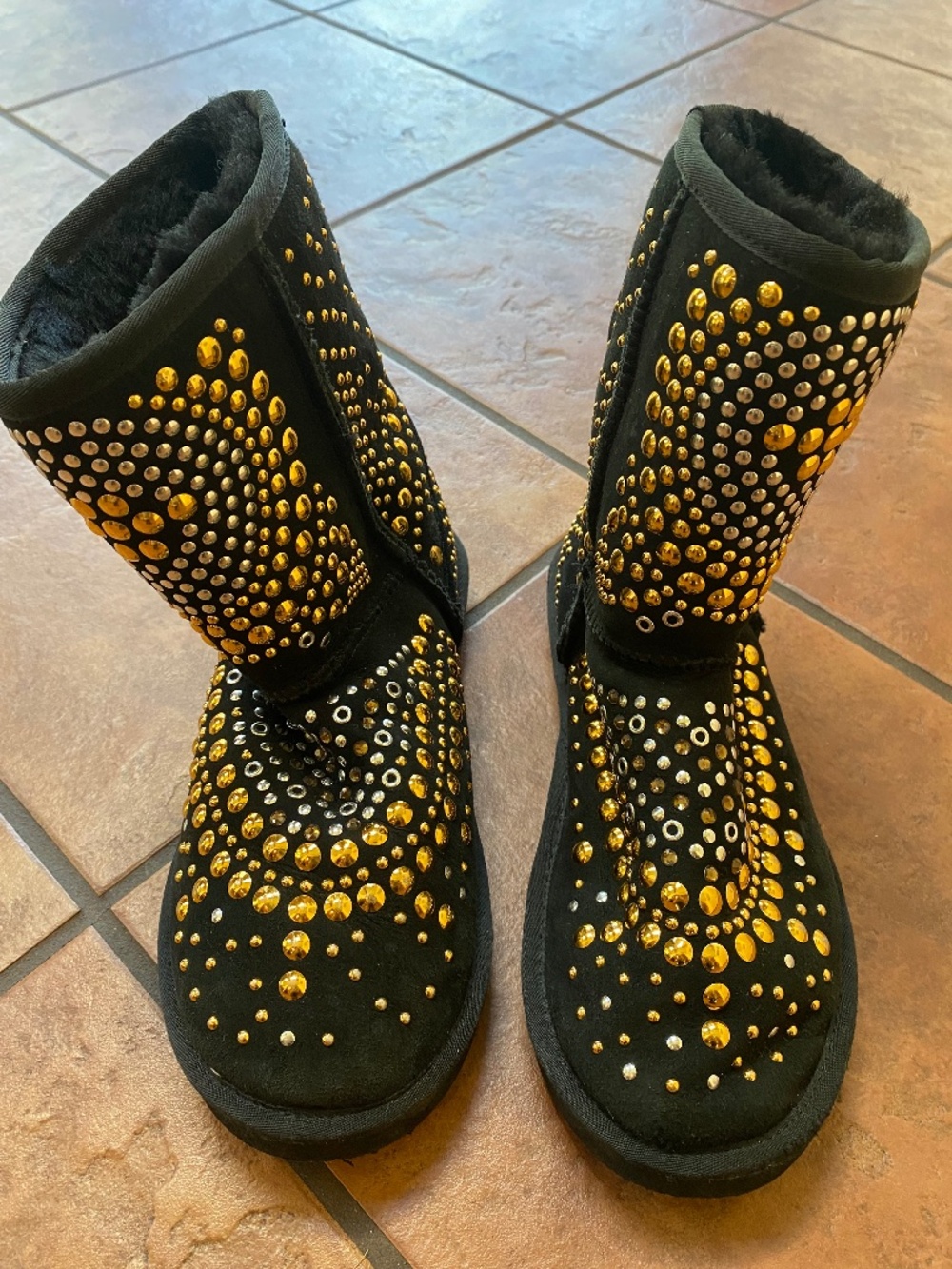 Ugg Jimmy Choo Mandah Style 3042